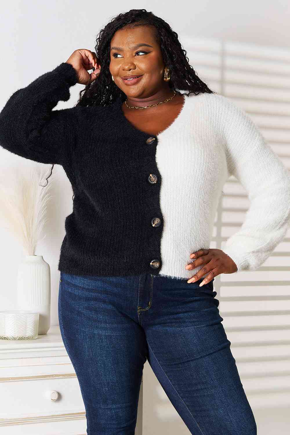 Contrast Button-Front V-Neck Cardigan